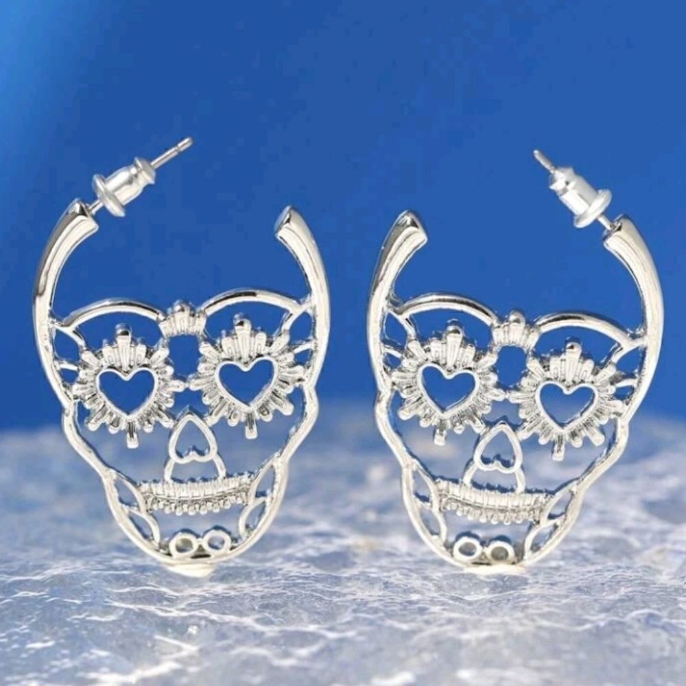 Antiqued Silver Gothic Skull Earrings Punk Vibe Lightweight Dangle